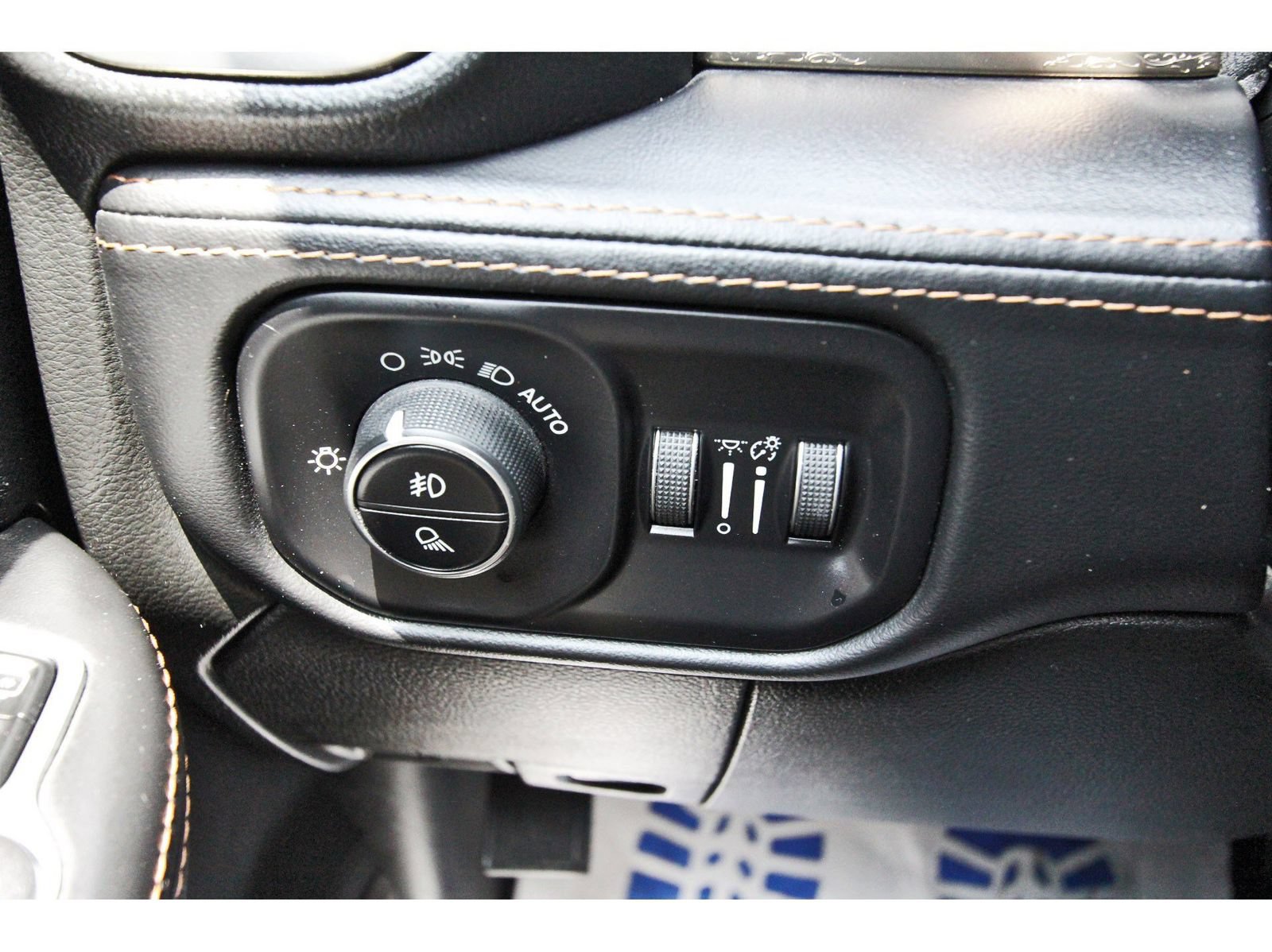 Used 2024 RAM 3500 Limited w/ Towing Technology Group AWD/4WD image 19