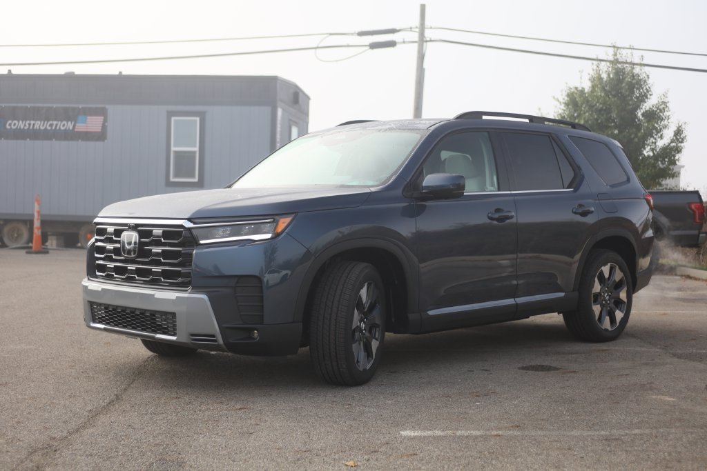 New 2026 Honda Pilot Touring image 3