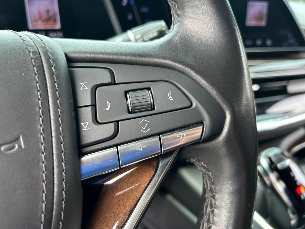 Used 2023 Cadillac Escalade ESV Sport Platinum w/ LPO, ONYX Package AWD/4WD image 25