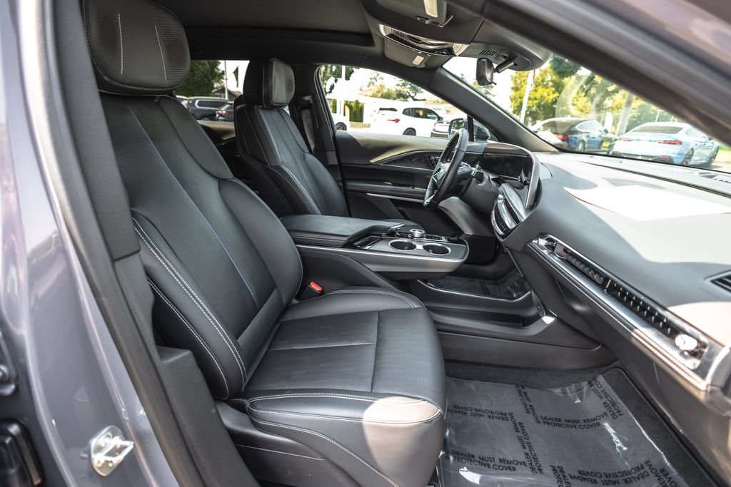 Used 2024 Cadillac Lyriq Sport AWD/4WD image 27