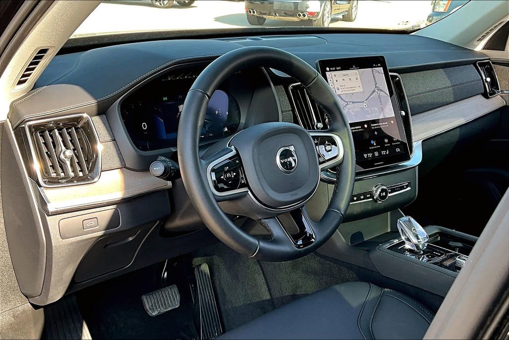 Certified 2025 Volvo XC90 B6 Plus image 17