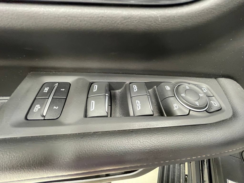 Used 2023 Chevrolet Suburban High Country AWD/4WD image 16