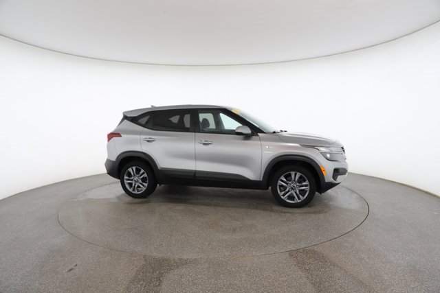 Used 2021 Kia Seltos LX image 24