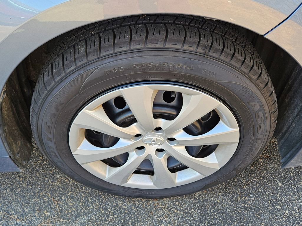 Used 2024 Toyota Corolla LE image 16