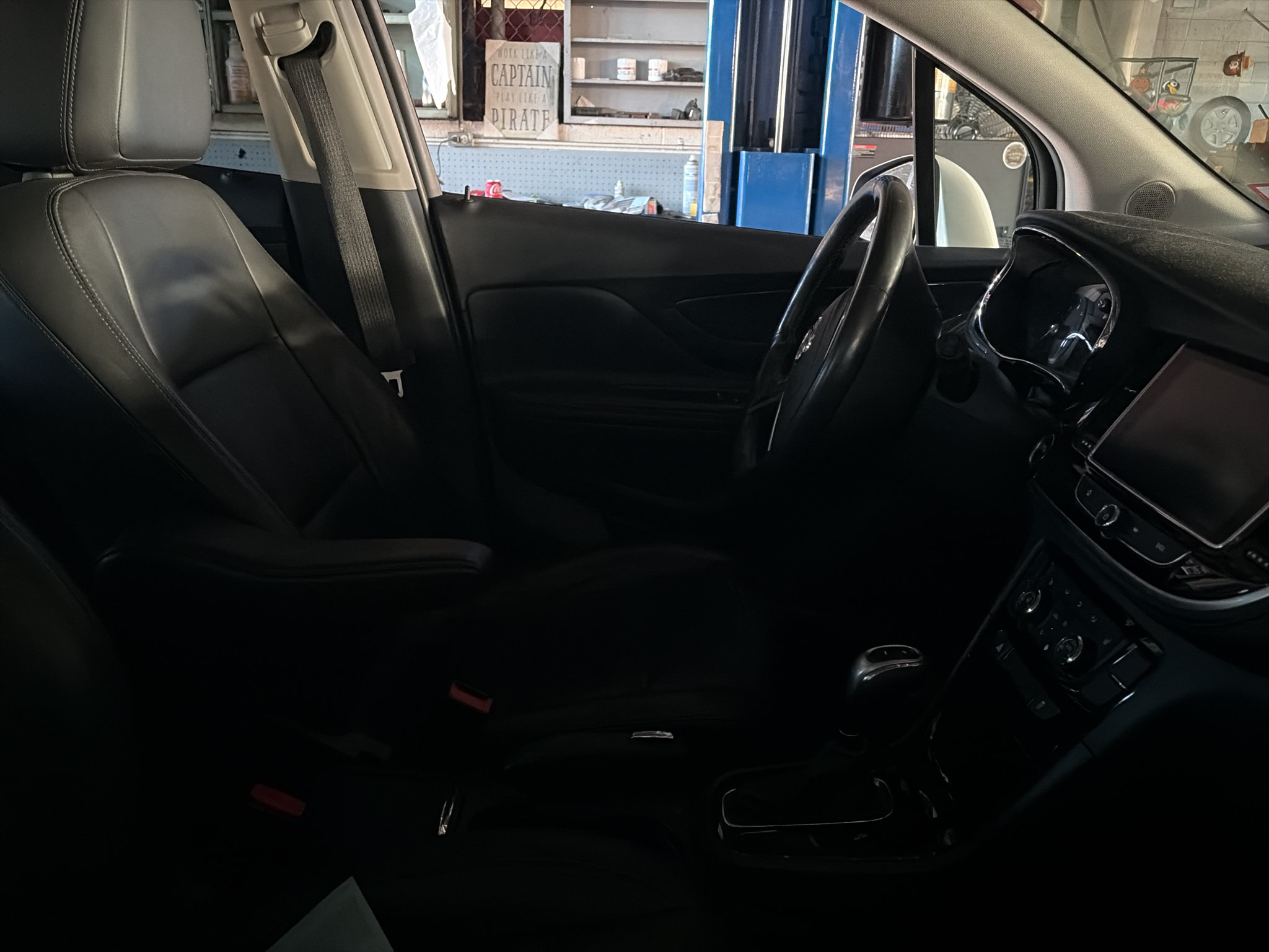 Used 2017 Buick Encore Essence AWD/4WD image 3
