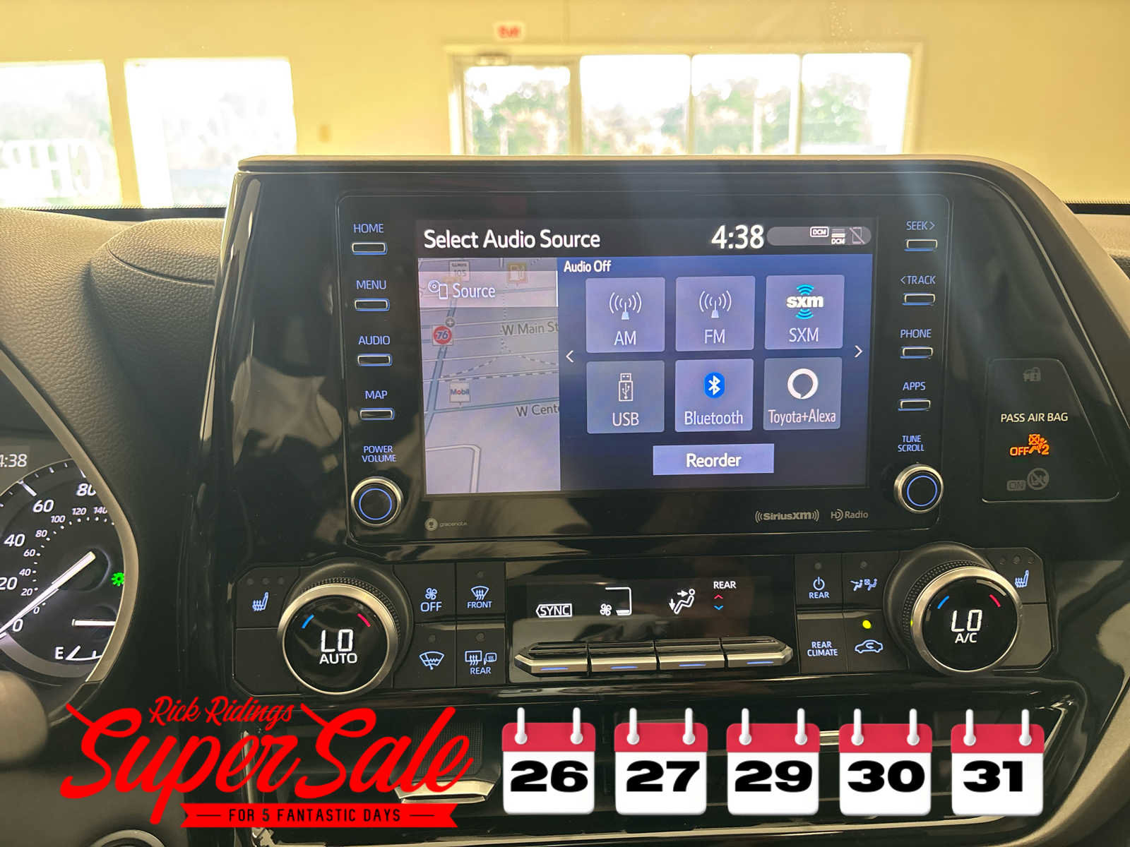 Used 2020 Toyota Highlander XLE image 36