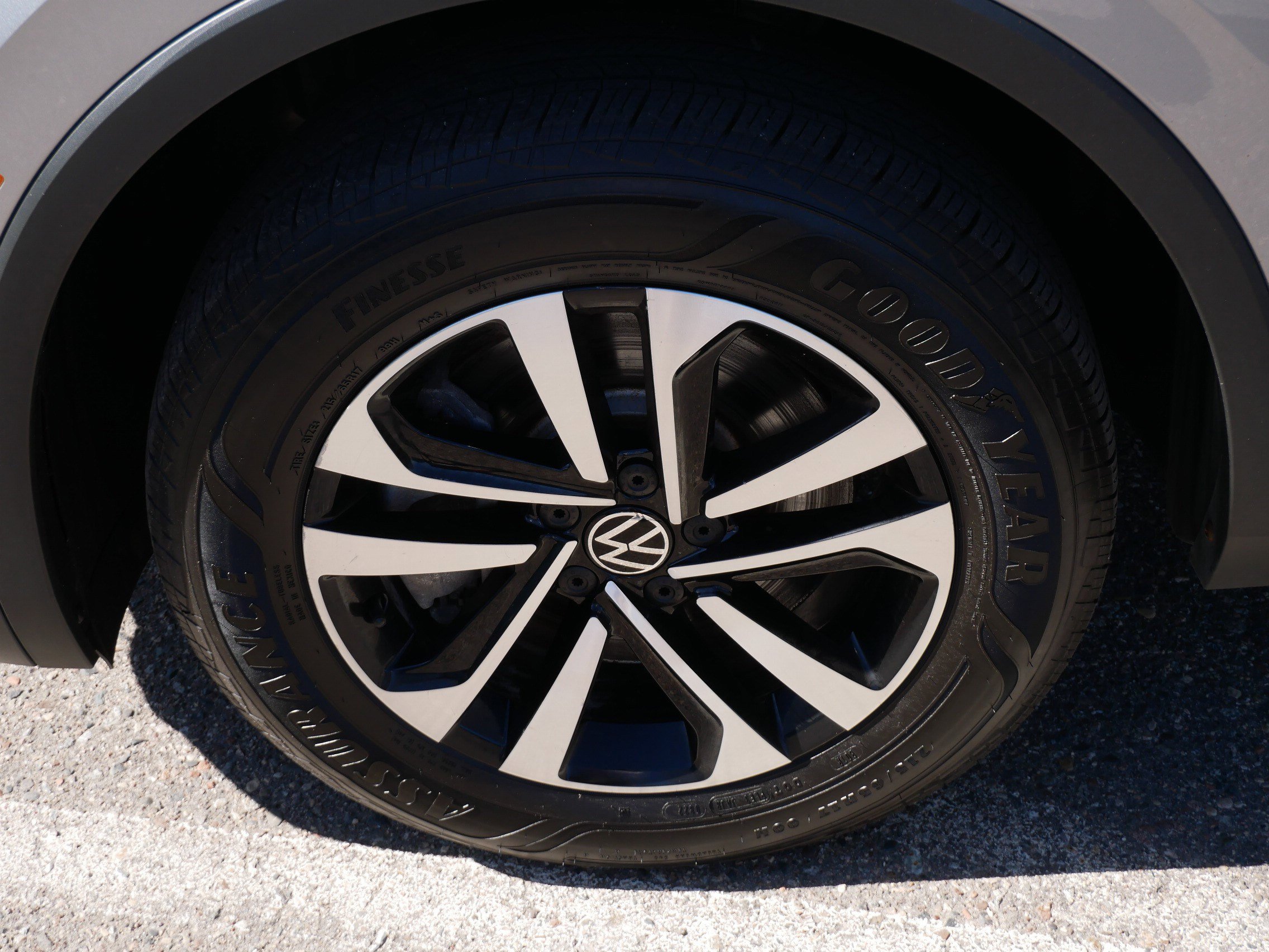 Certified 2024 Volkswagen Tiguan S AWD/4WD image 15
