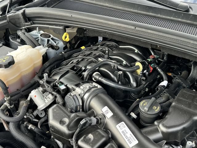Used 2023 Jeep Grand Cherokee Limited AWD/4WD image 32