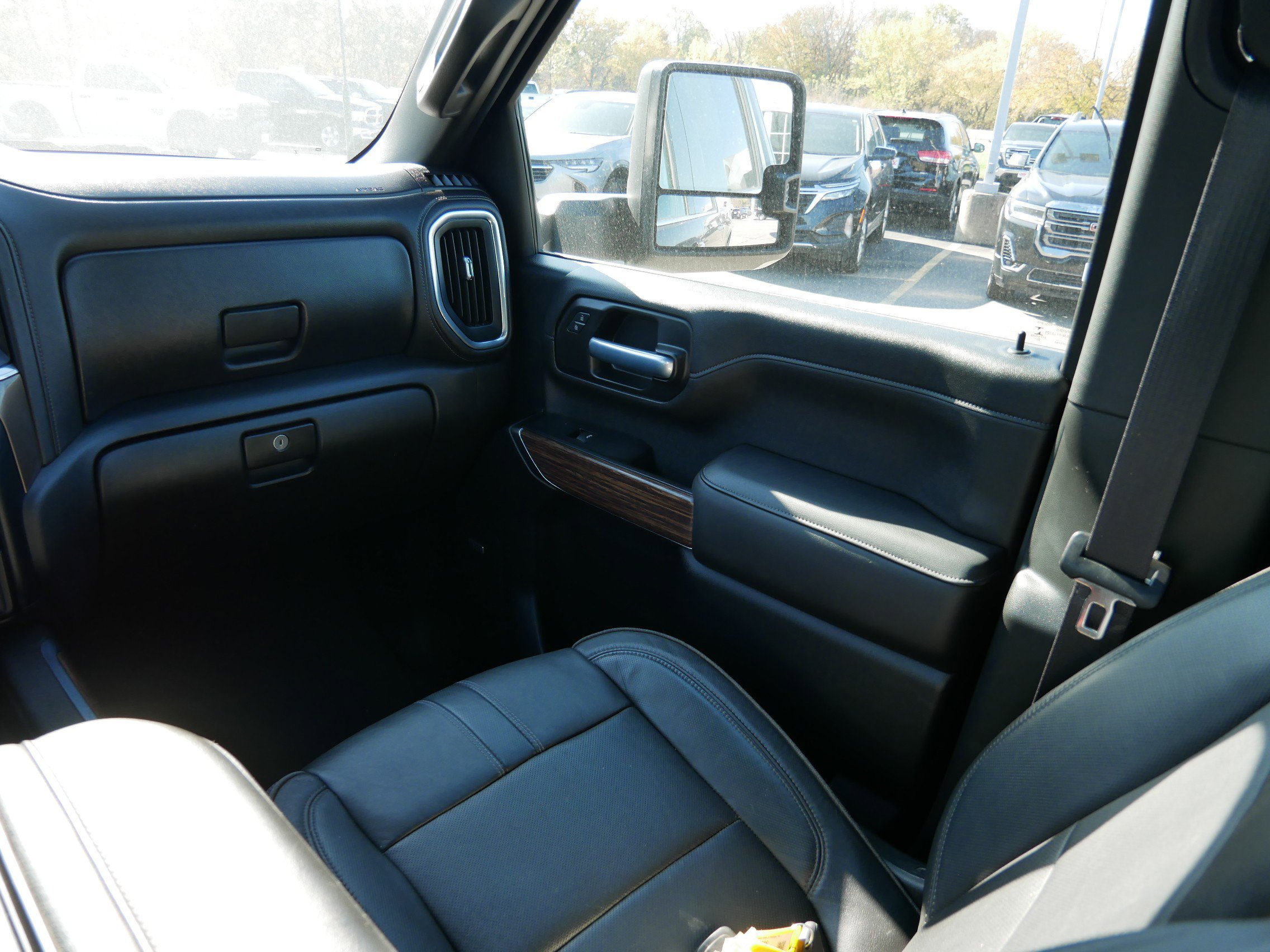 Used 2021 Chevrolet Silverado 2500 High Country w/ Z71 Off-Road Package image 15