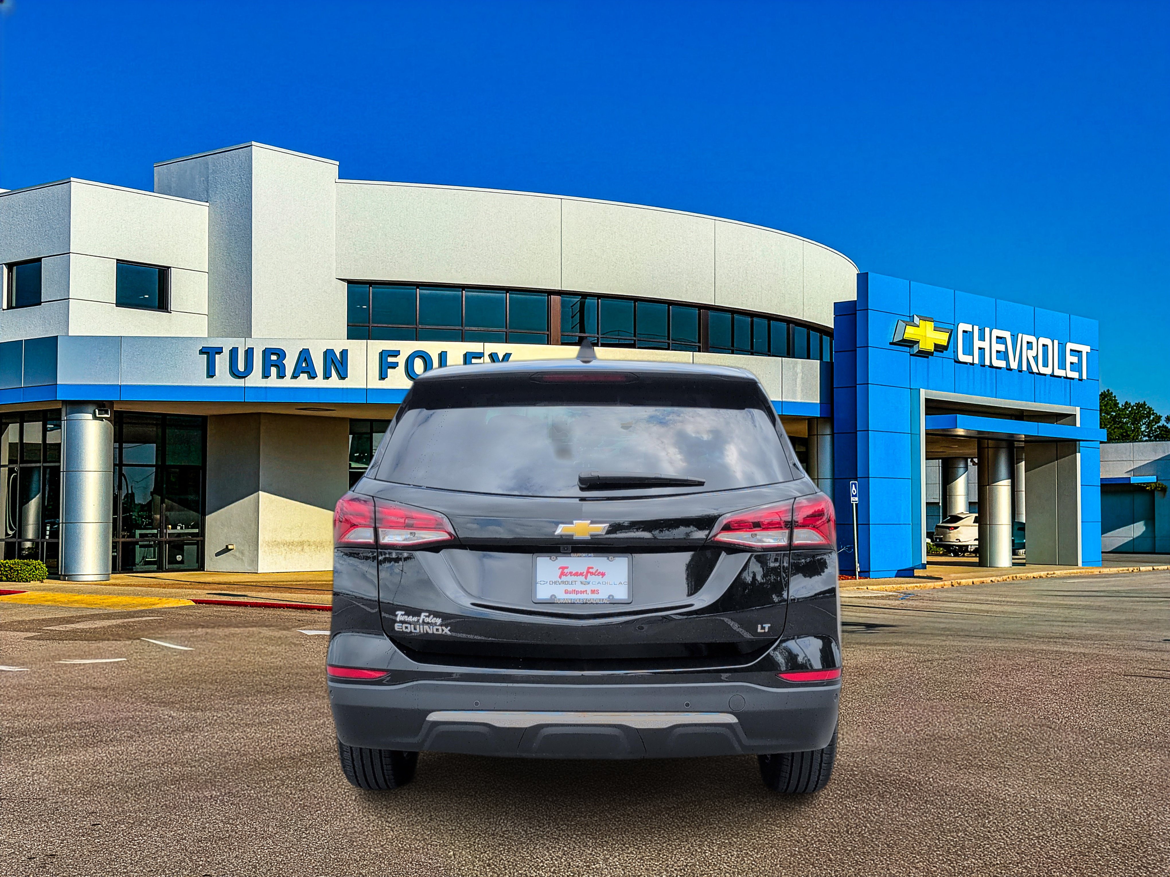 Used 2024 Chevrolet Equinox LT w/ LPO, Floor Liner Package FWD image 4