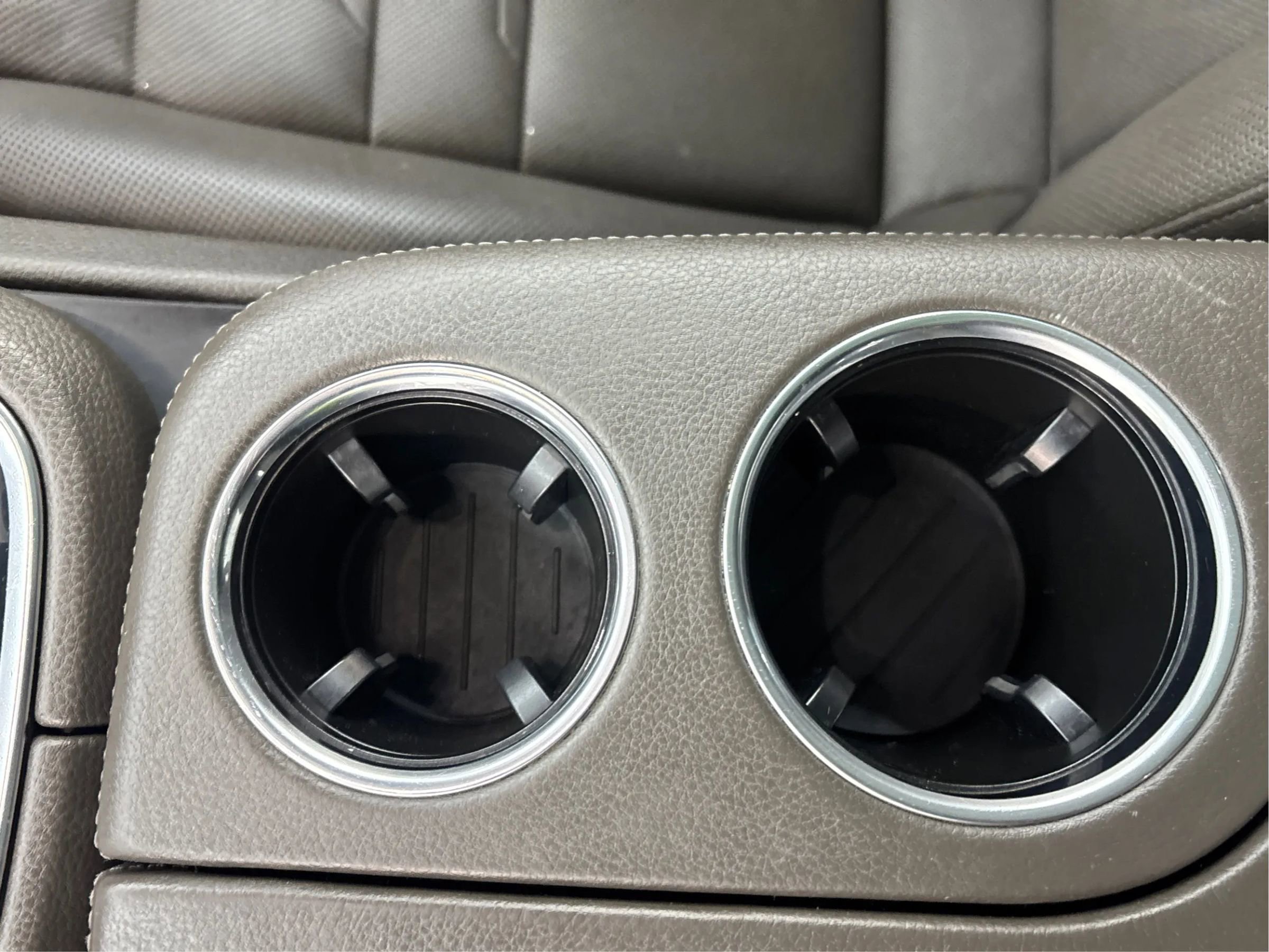 Used 2017 Porsche Panamera image 22