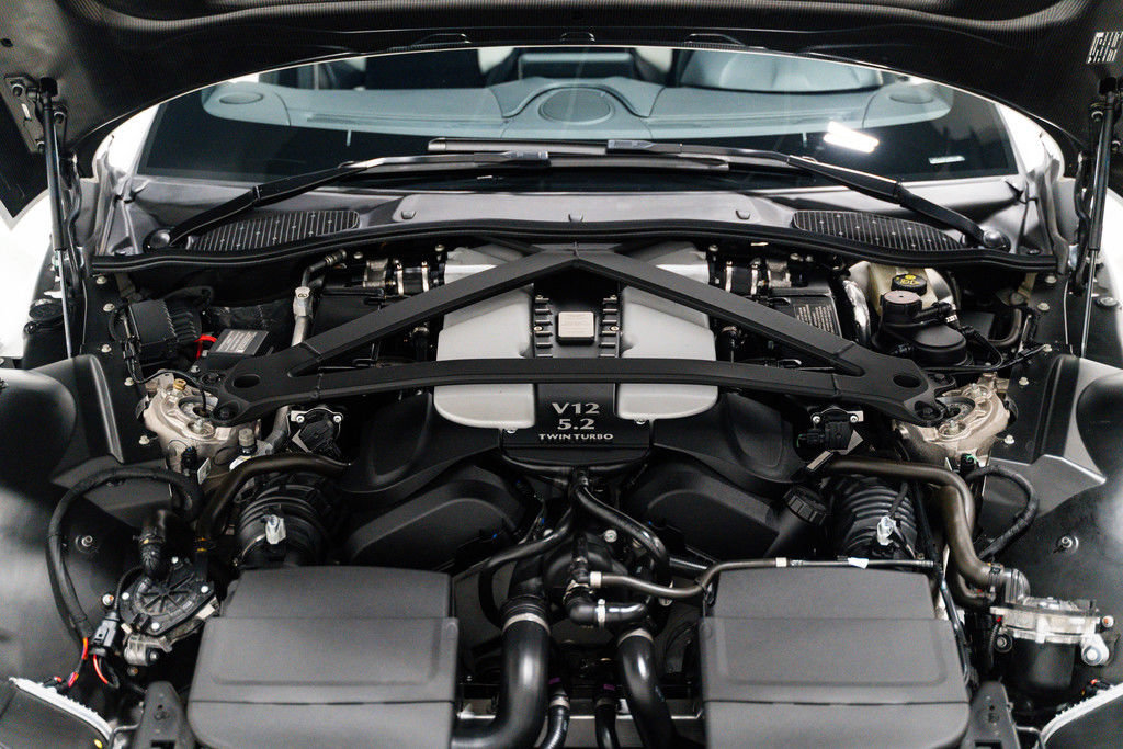 Used 2023 Aston Martin V12 Vantage RWD image 96