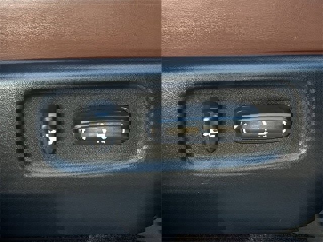 Used 2017 Toyota Land Cruiser image 30