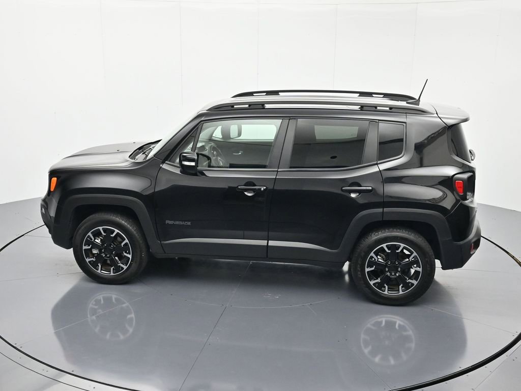 Used 2023 Jeep Renegade Latitude AWD/4WD image 35
