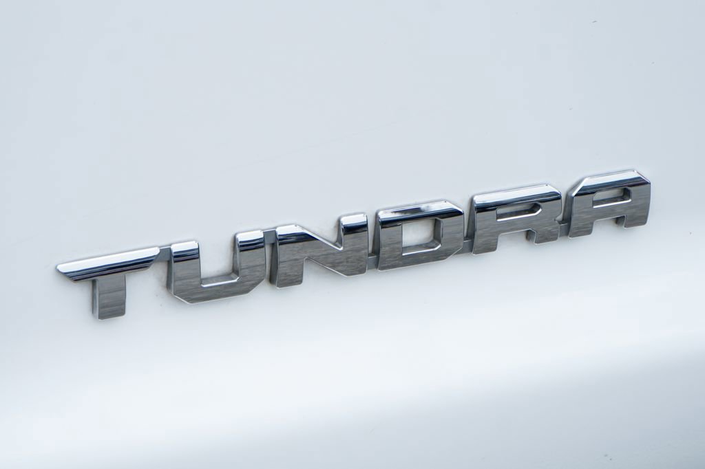 Used 2018 Toyota Tundra SR5 w/ TRD Off Road Package AWD/4WD image 38