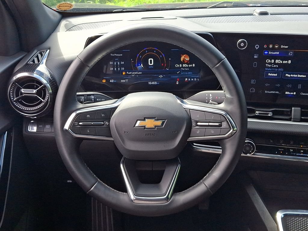 Used 2025 Chevrolet Equinox LT AWD/4WD image 19
