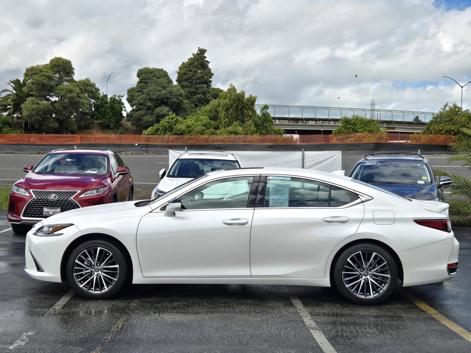 Certified 2025 Lexus ES 300h w/ Premium Package FWD image 7