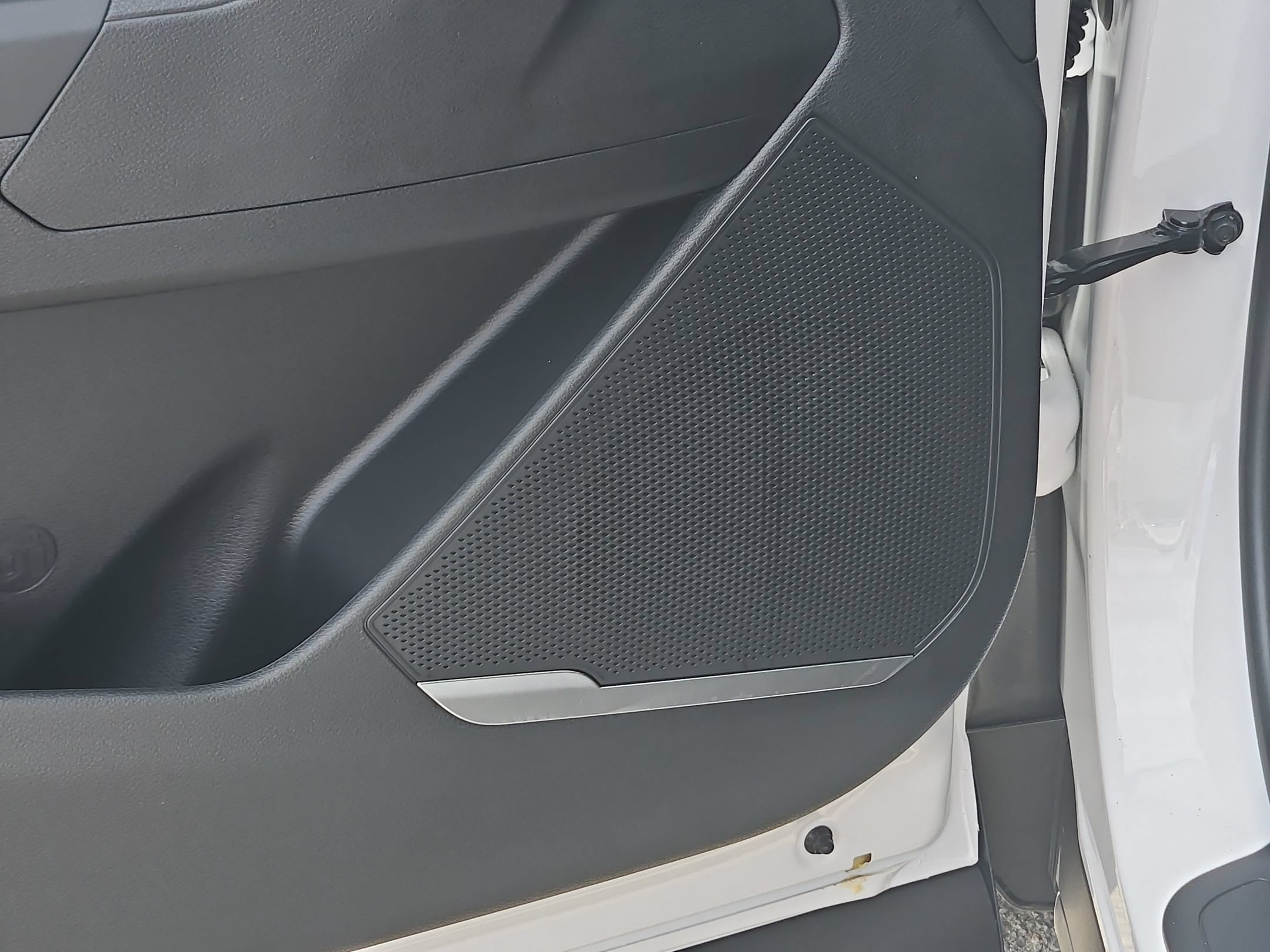 New 2026 Kia Sportage LX FWD image 17