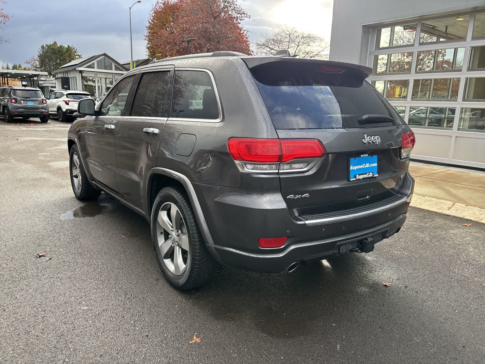 Used 2015 Jeep Grand Cherokee Overland w/ Advanced Technology Group AWD/4WD image 3