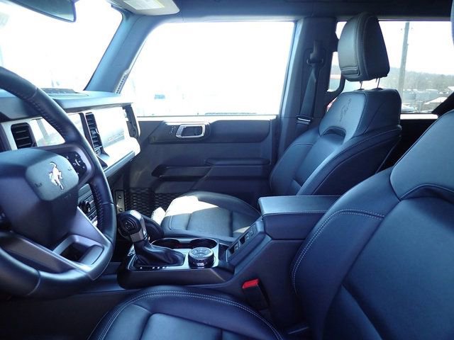 Used 2025 Ford Bronco Badlands image 10