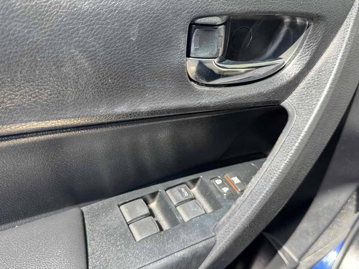 Used 2017 Toyota Corolla SE FWD image 27