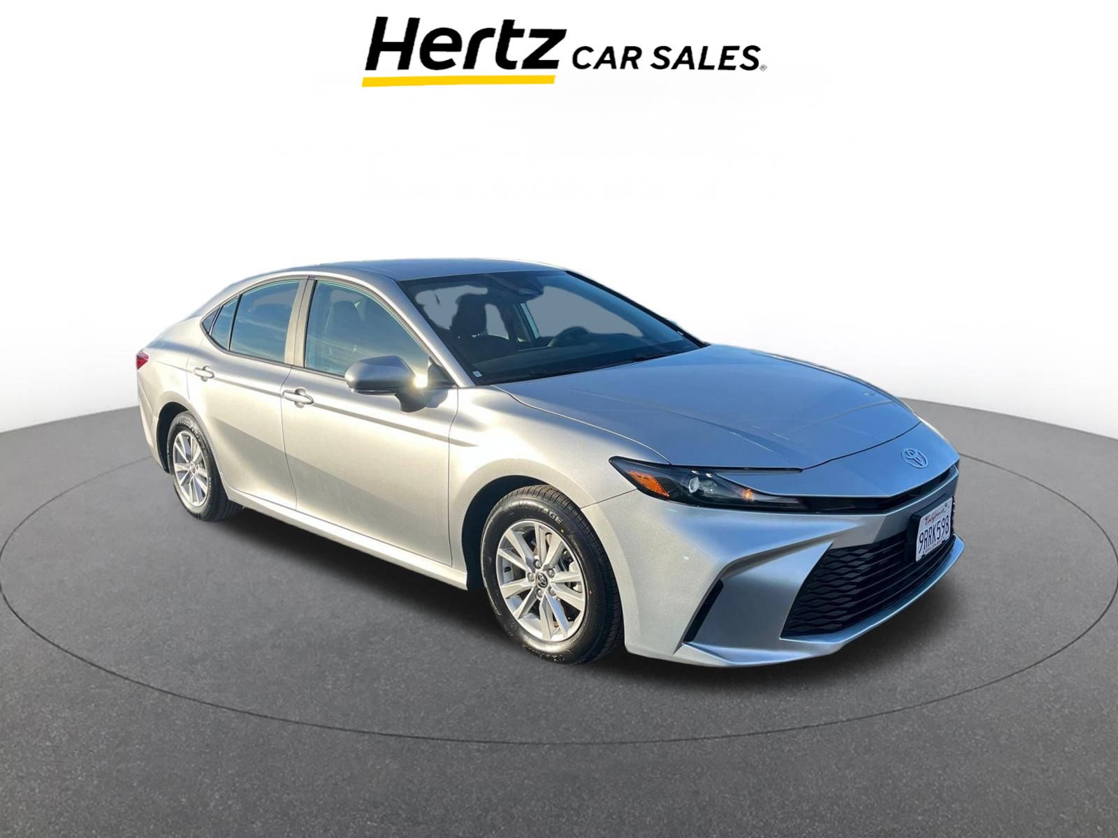 Used 2025 Toyota Camry LE image 1