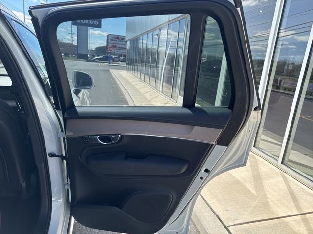 Certified 2025 Volvo XC90 B6 Plus AWD/4WD image 12