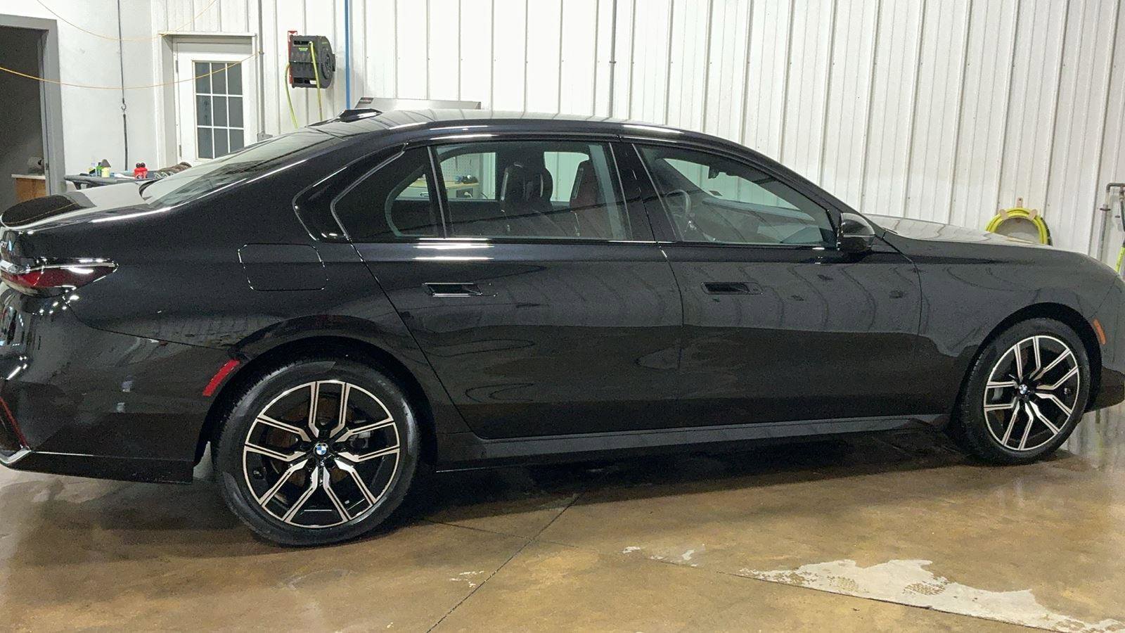 Used 2025 BMW 740i xDrive 740i xDrive image 7