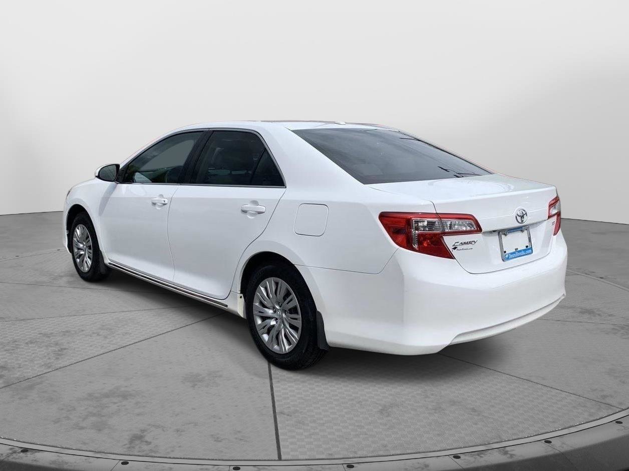 Used 2014 Toyota Camry LE FWD image 5