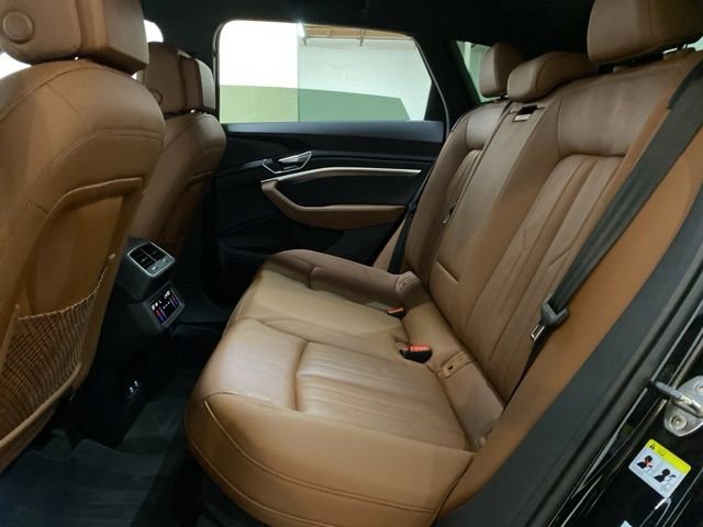 Used 2022 Audi e-tron Premium w/ Convenience Plus Package AWD/4WD image 22