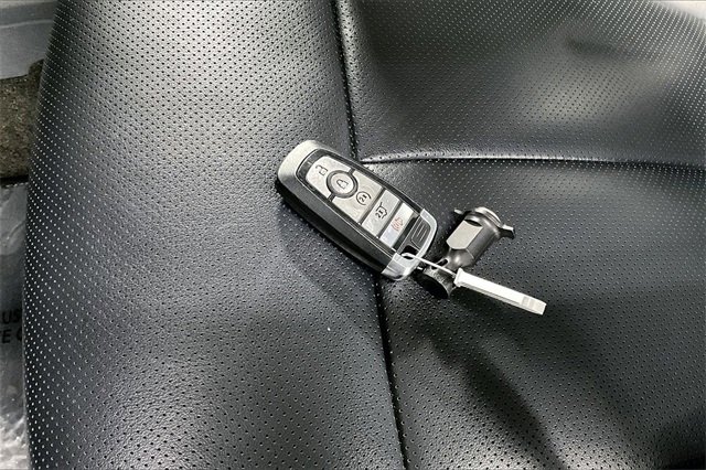 Used 2023 Ford Expedition Max XLT image 33