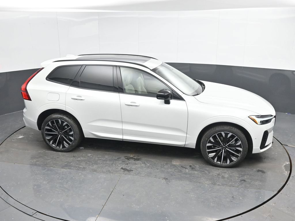 New 2026 Volvo XC60 T8 Ultra w/ Climate Package image 31
