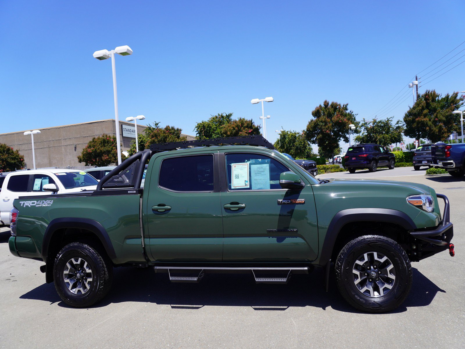 Used 2021 Toyota Tacoma TRD Off-Road w/ TRD Premium Off Road Package AWD/4WD image 5