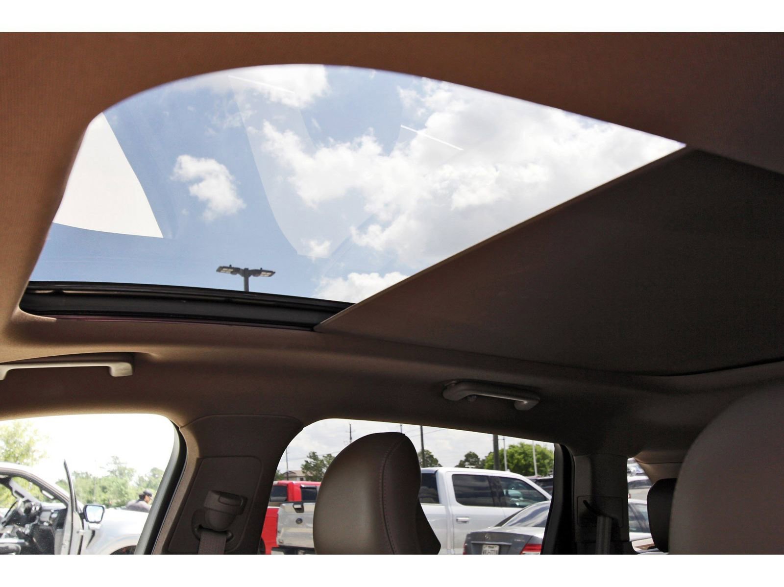 Used 2017 Lincoln MKX Reserve w/ Lincoln MKX Climate Package image 28