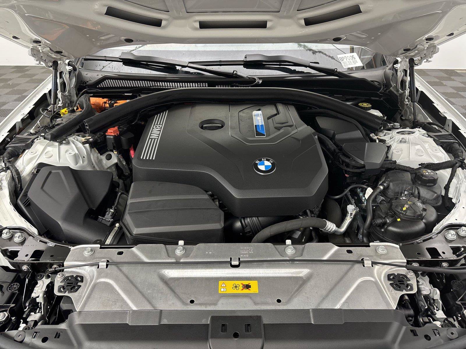 Used 2024 BMW 330e w/ Convenience Package RWD image 20