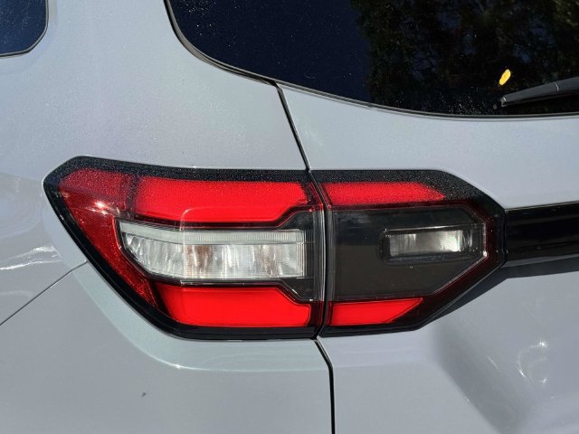 Certified 2025 Honda Pilot Black Edition image 9