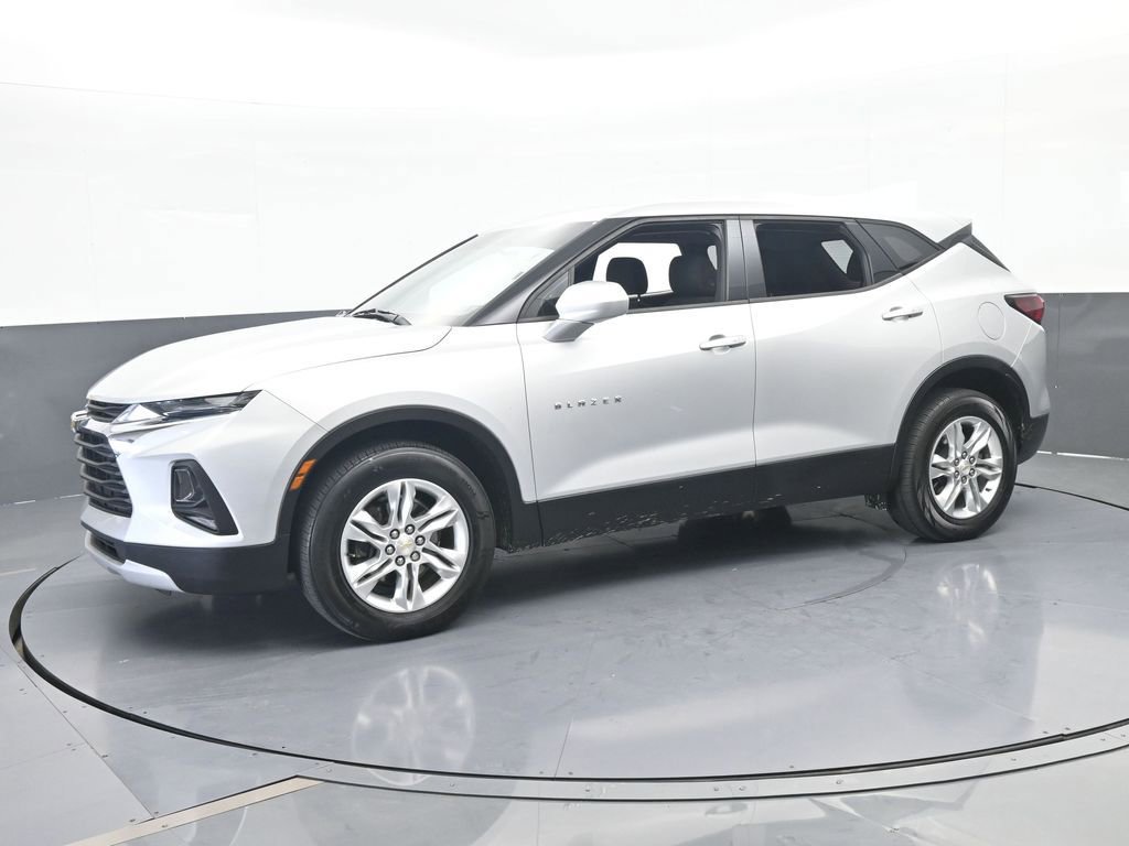 Used 2019 Chevrolet Blazer L FWD image 2