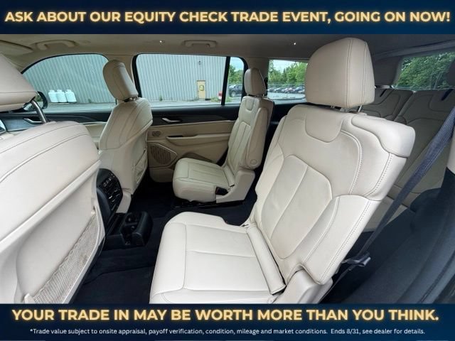 Used 2022 Jeep Grand Cherokee L Limited AWD/4WD image 16