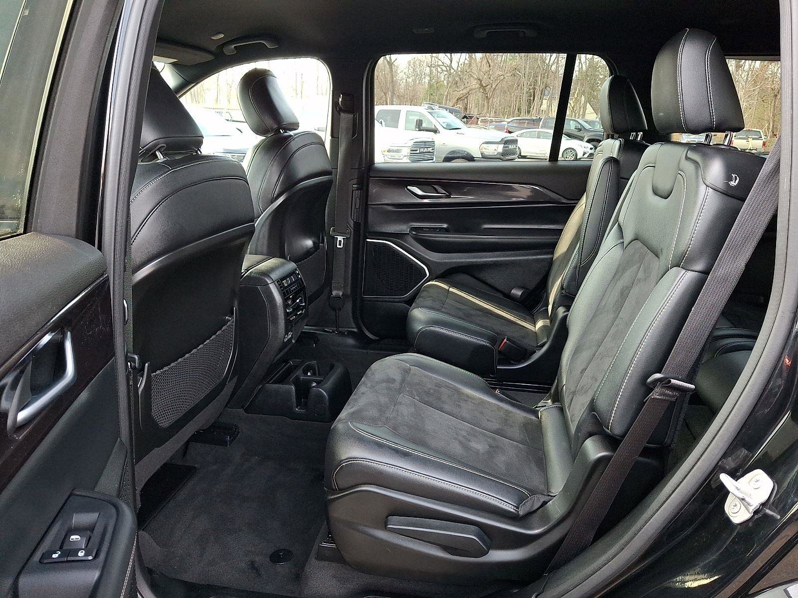 Used 2022 Jeep Grand Cherokee L Laredo image 10