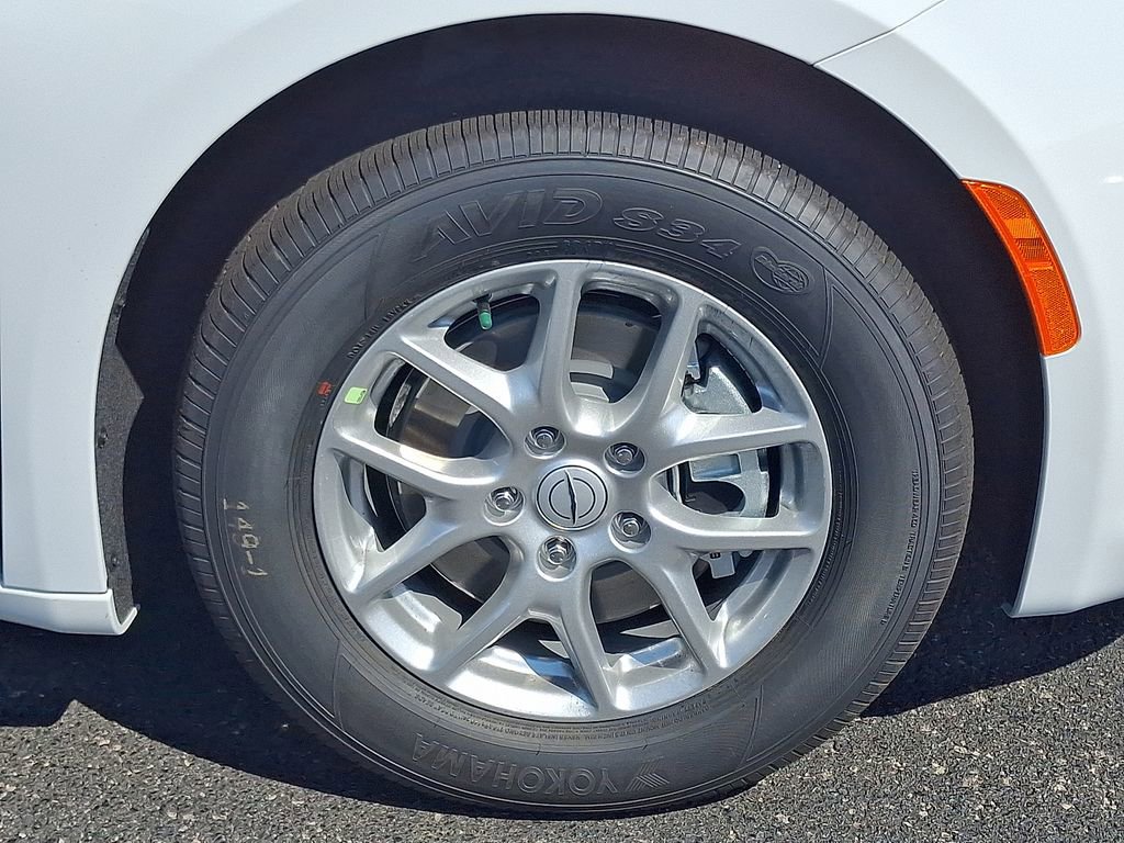 New 2025 Chrysler Voyager LX image 9