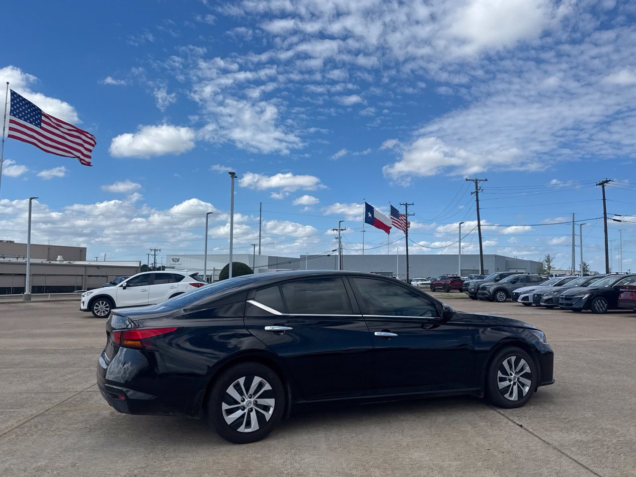 Used 2023 Nissan Altima 2.5 S FWD image 31