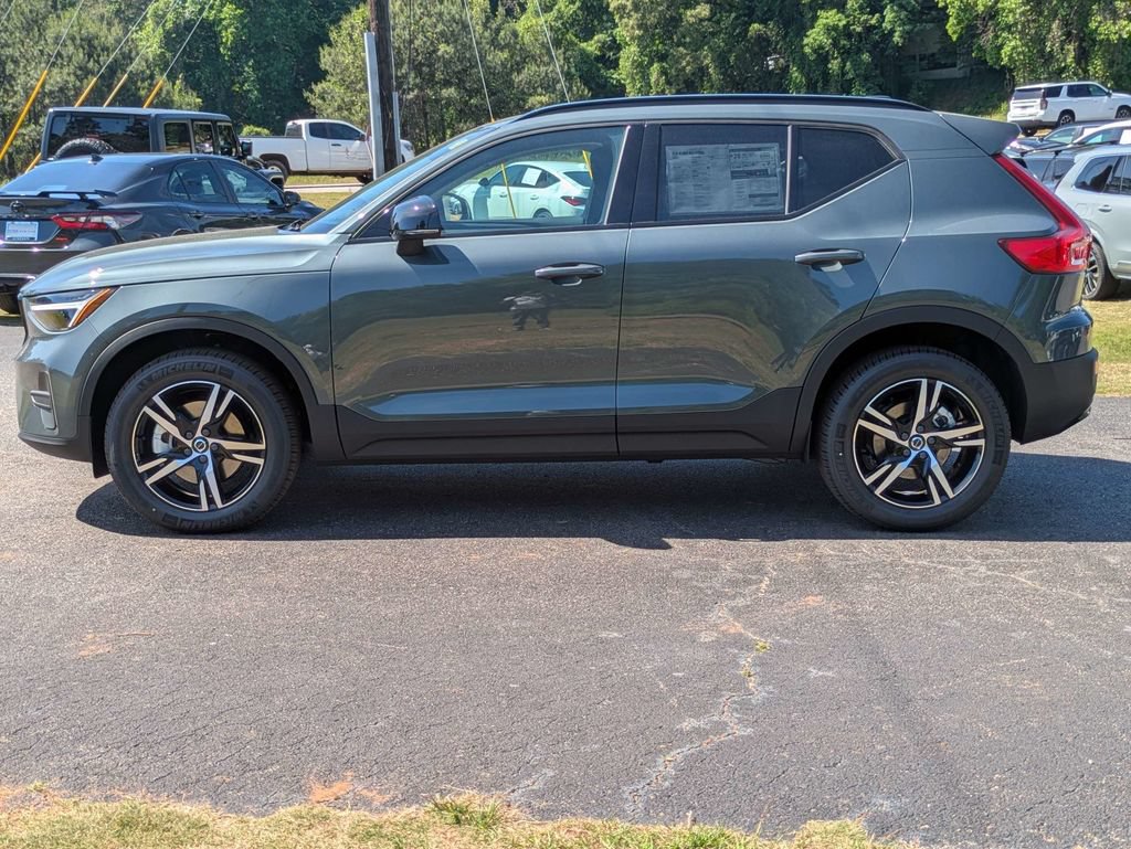 New 2026 Volvo XC40 B5 Core AWD/4WD image 7