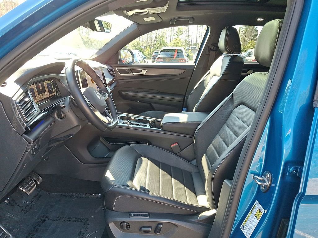 Used 2024 Volkswagen Atlas Cross Sport SEL R-Line image 11