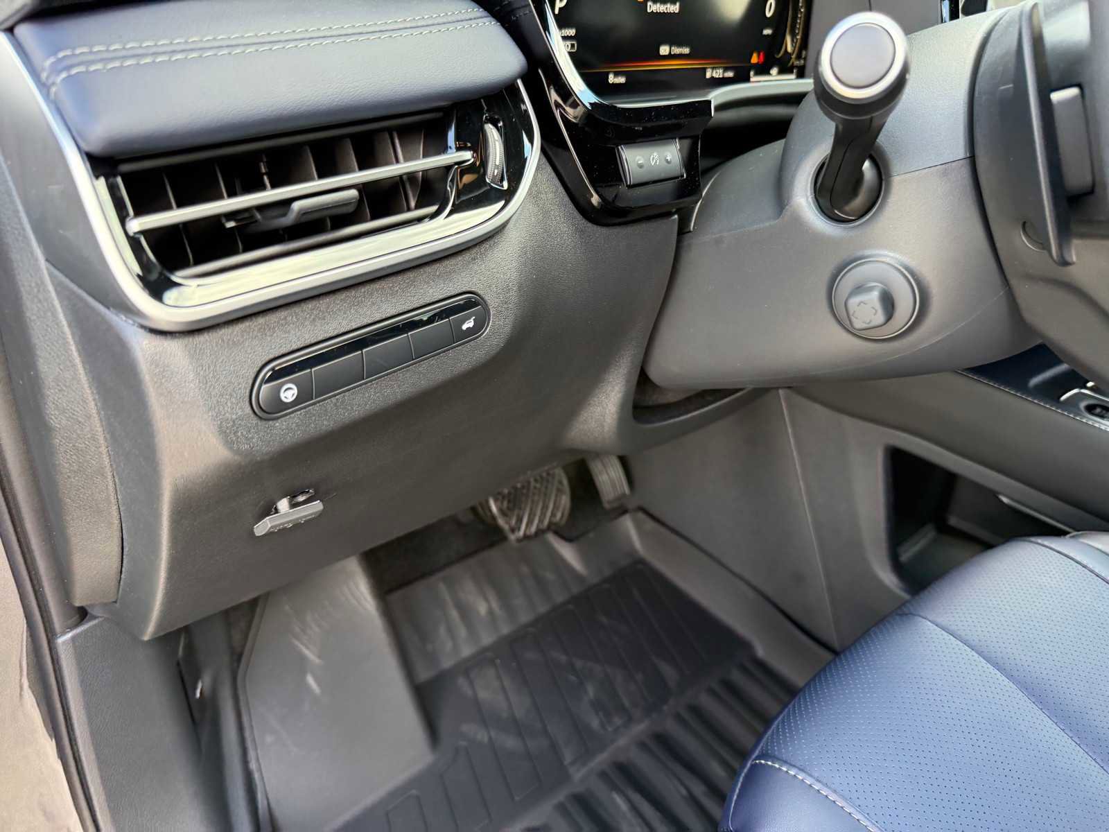 New 2026 INFINITI QX60 Luxe w/ Dark Cargo Package image 13