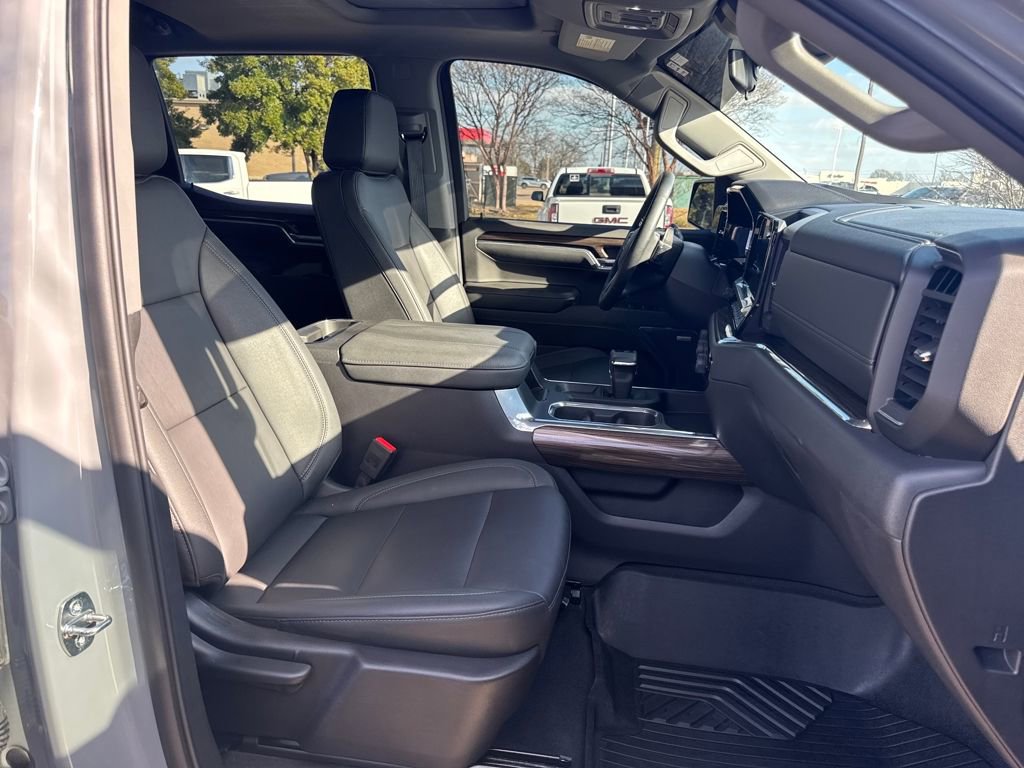 Used 2024 Chevrolet Silverado 1500 LT Trail Boss w/ LT Trail Boss Premium Package image 16