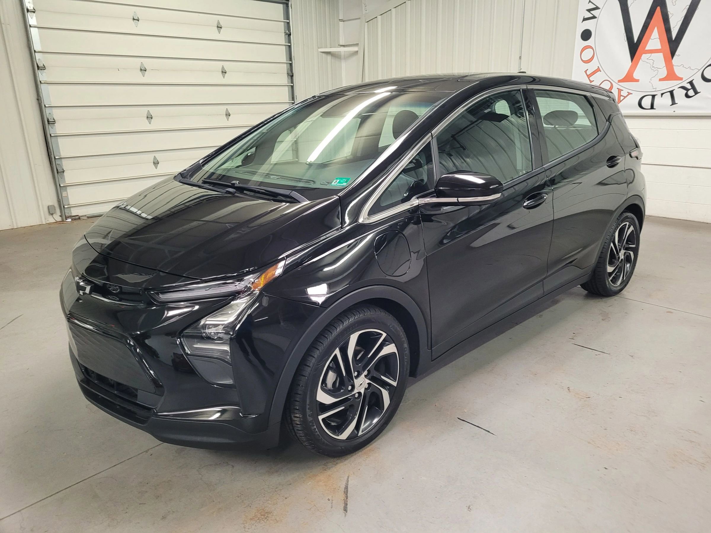 Used 2023 Chevrolet Bolt LT image 2