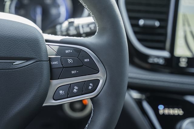 New 2027 Chrysler Pacifica Select FWD image 35