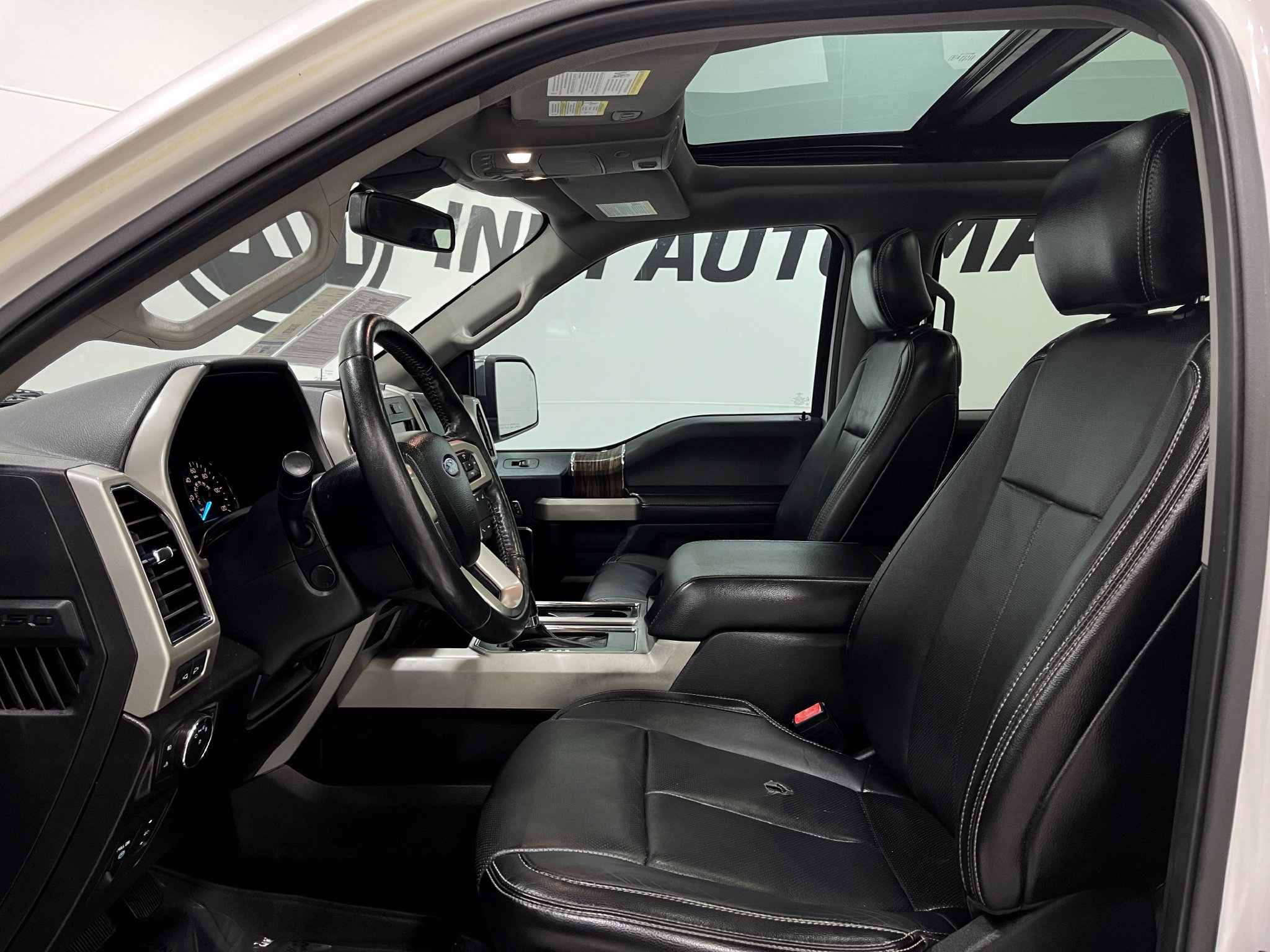 Used 2018 Ford F150 Lariat w/ Equipment Group 502A Luxury AWD/4WD image 13