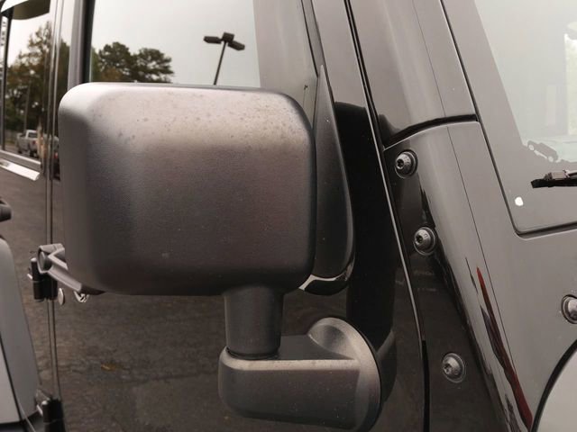 Used 2016 Jeep Wrangler Unlimited Sahara w/ Connectivity Group image 11