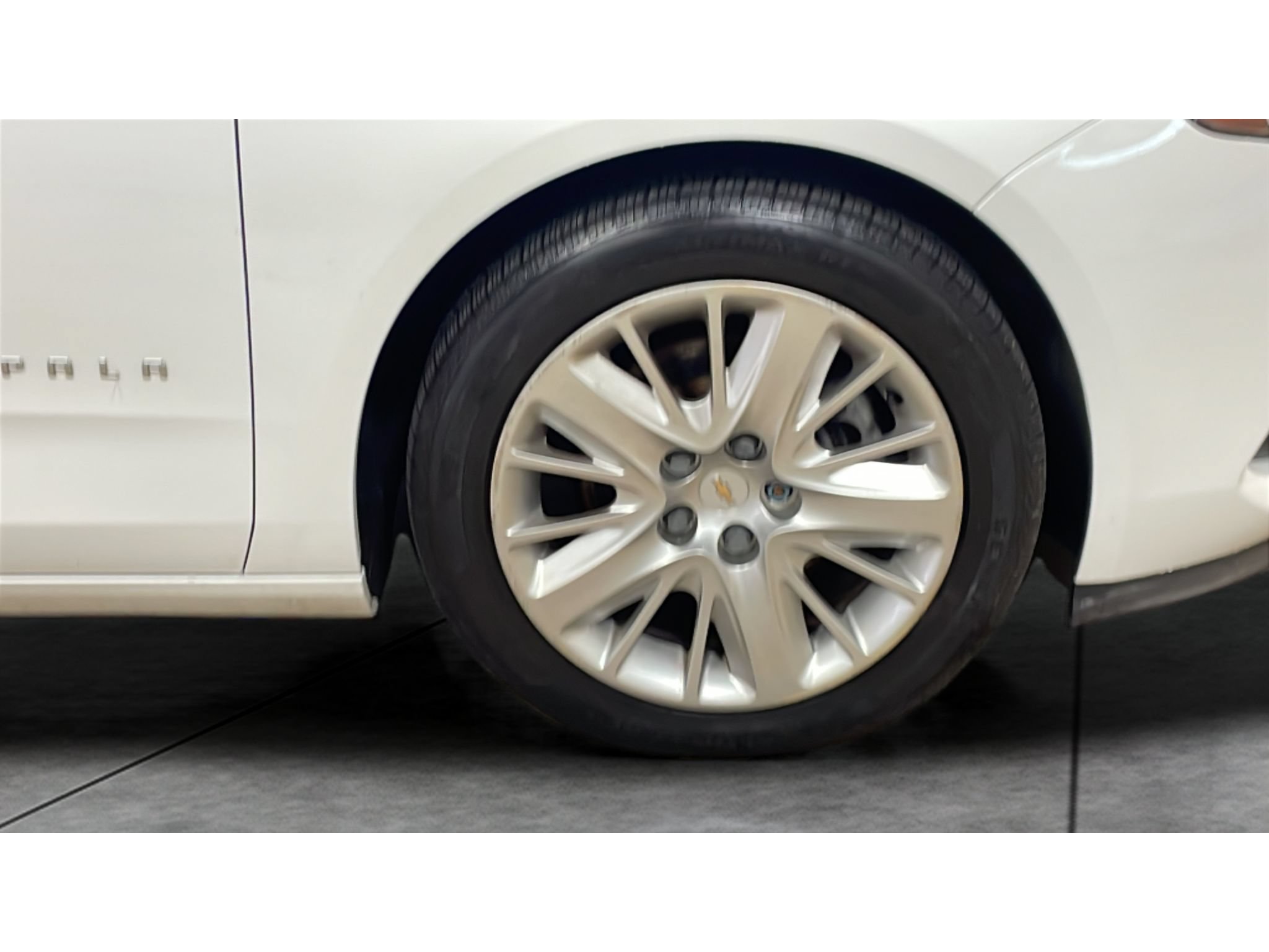 Used 2018 Chevrolet Impala LS FWD image 19